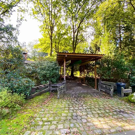 Kuscheliges Waldhaus Kaminknistern *