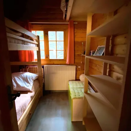 Kuscheliges Waldhaus Kaminknistern